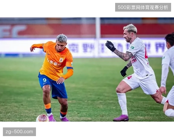 克雷桑以全能表现紧随射手榜，其回撤接应能力有效串联了山东泰山的前场进攻